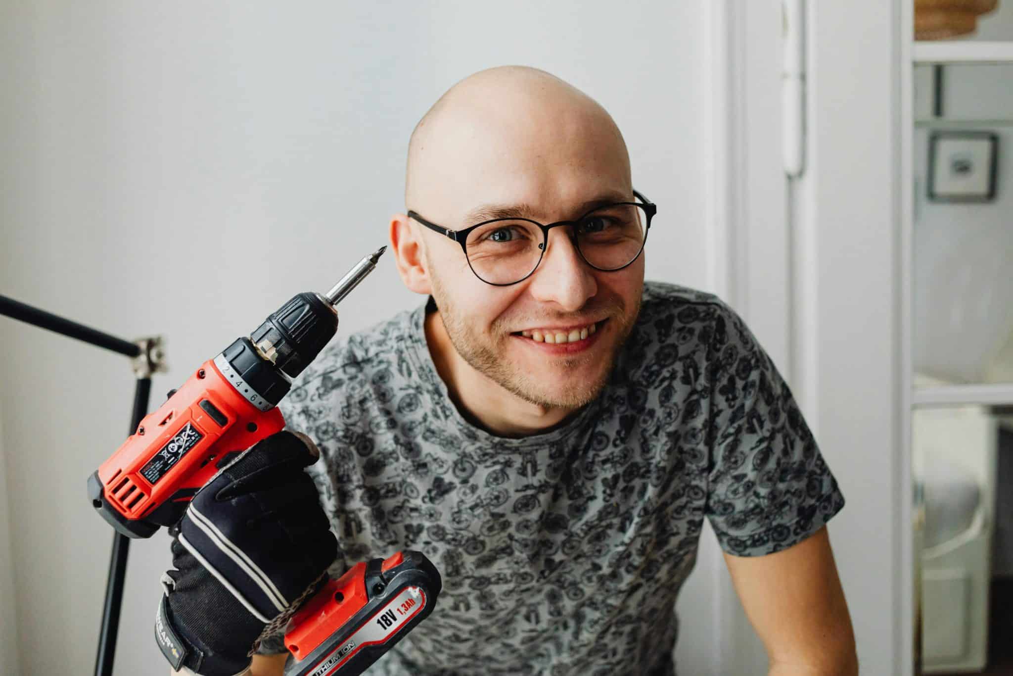 Right-to-Repair Wars: DIY Fixes vs. Proprietary Tech