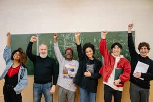 Lifelong Learning Platforms: Modular Courses for Continuous Education
