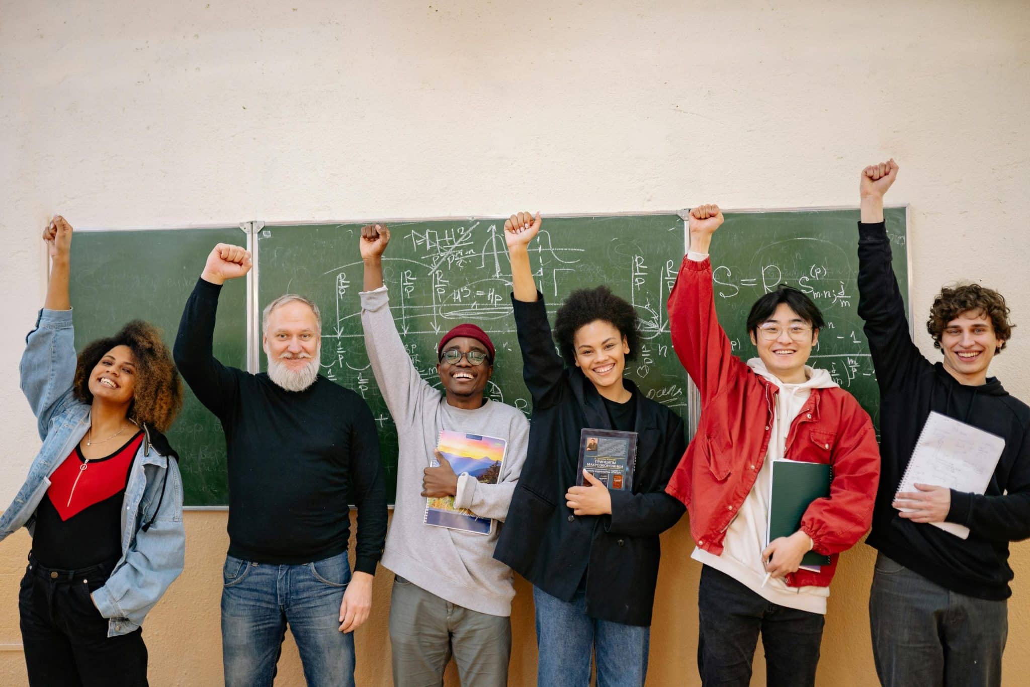 Lifelong Learning Platforms: Modular Courses for Continuous Education