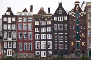 Solar-Powered Communities: Harnessing Renewable Energy for Homes