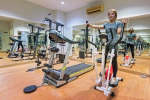 MagicFit Smart Fitness Mirror: AI-Driven Workout Routines